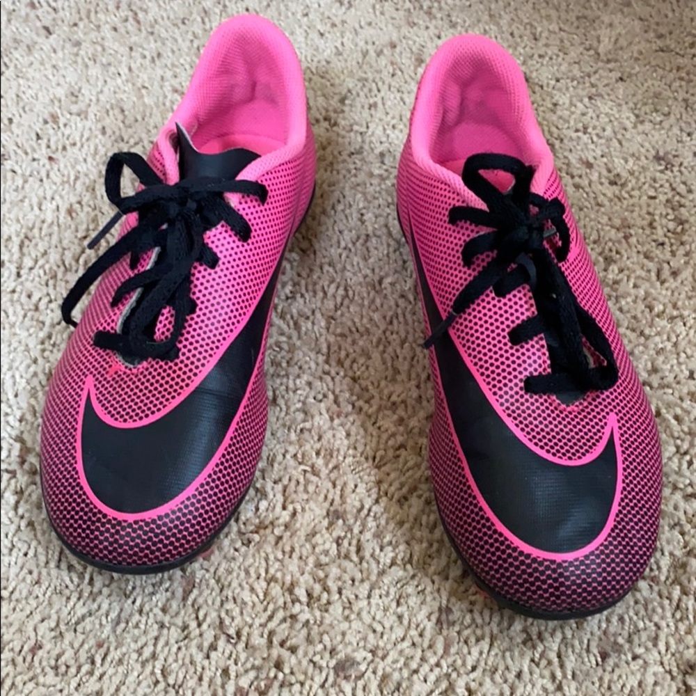 pink nike soccer cleats